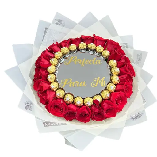 Ramo de rosas y bombones rocher con espejo personalizado
